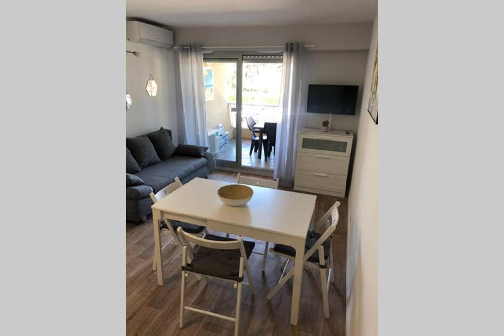 Studio Port De Hyeres Proche Des Plages Exterior photo